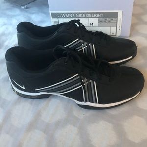 Nike Delight golf shoes